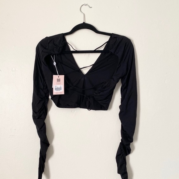 Tiger Mist Mason black crop top - Picture 11 of 12